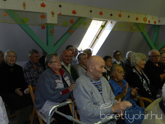 Az időseket köszöntötték 01